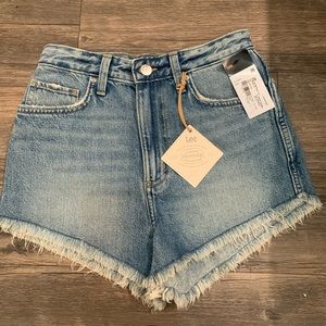 Lee’s Woman Vintage Modern Cut Off Short